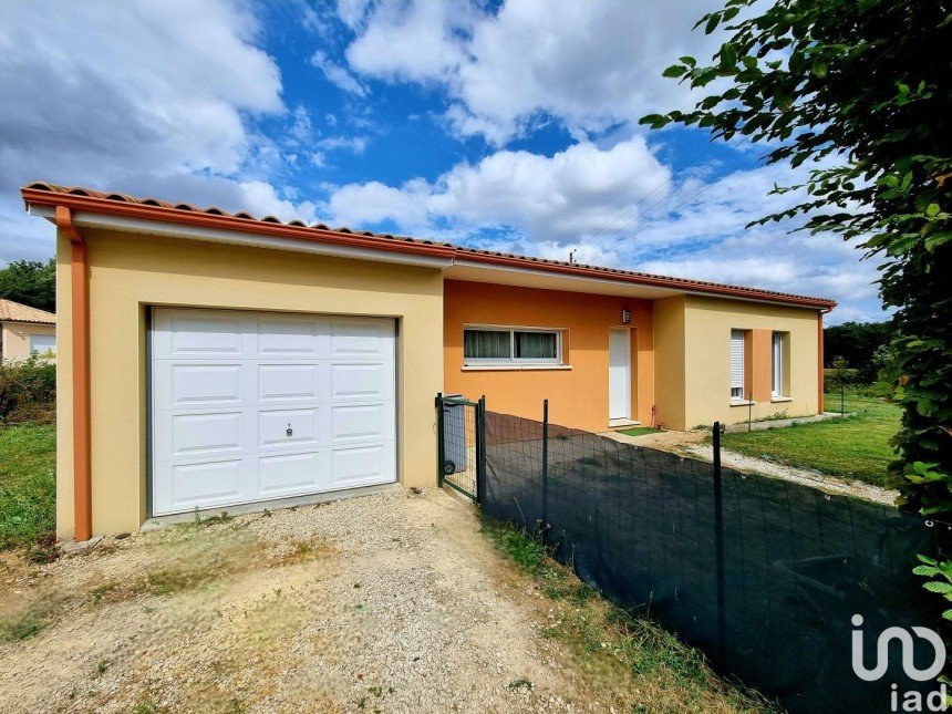 Maison 4 pièces de 92 m² à Béruges (86190)