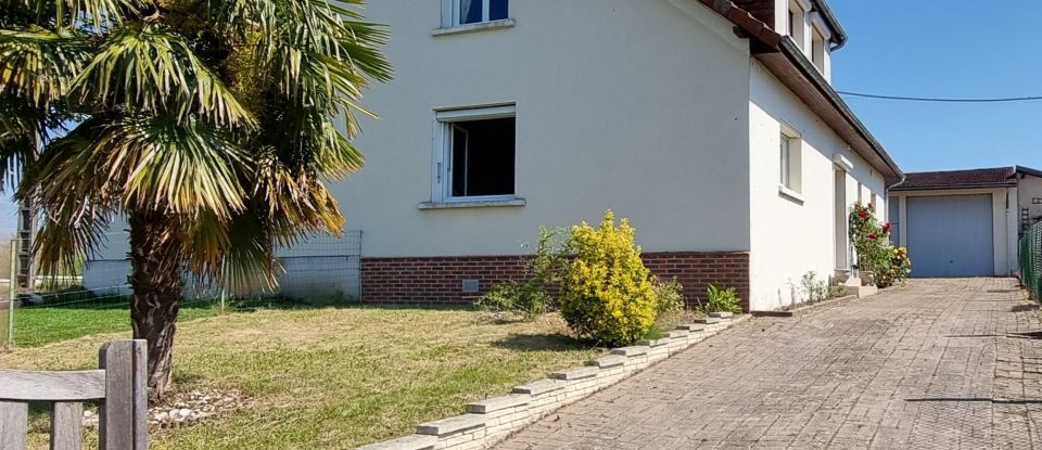 Pavillon 3 pièces de 92 m² à Ferrières-en-Bray (76220)