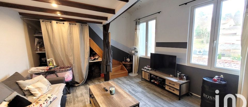 Immeuble de 198 m² à L'Étrat (42580)