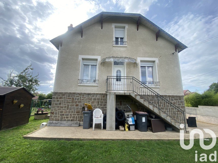 Traditional house 5 rooms of 93 m² in Désertines (03630)