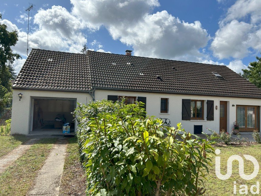 House 4 rooms of 107 m² in Chaumont-sur-Tharonne (41600)