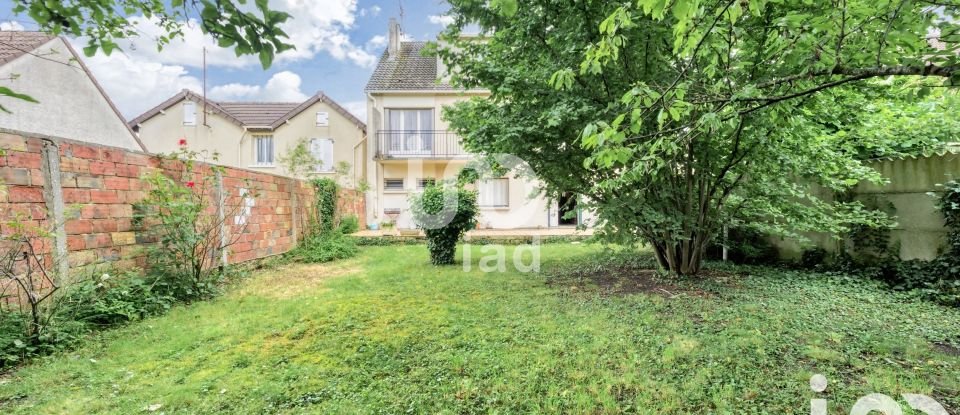 Maison traditionnelle 6 pièces de 153 m² à Chelles (77500)