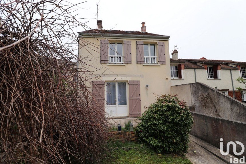 House 5 rooms of 157 m² in Avon (77210)