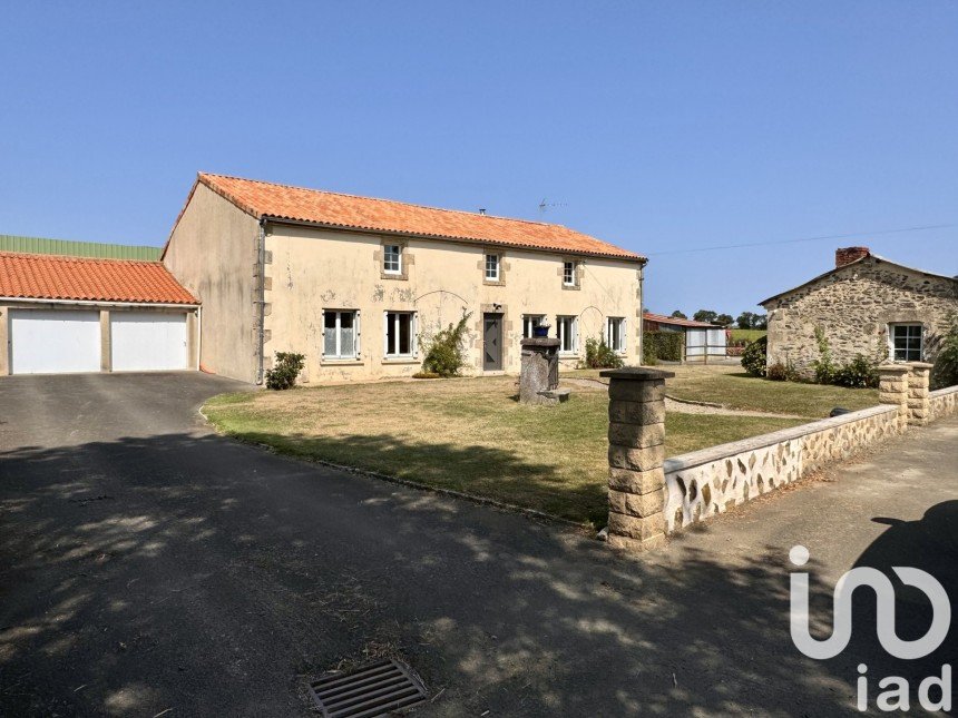 Longere 6 rooms of 147 m² in Saint-Maurice-des-Noues (85120)