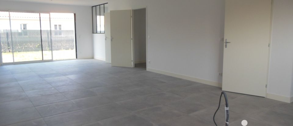 Maison 5 pièces de 122 m² à Semussac (17120)