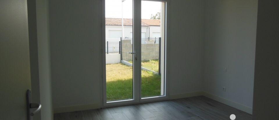 House 5 rooms of 122 m² in Semussac (17120)