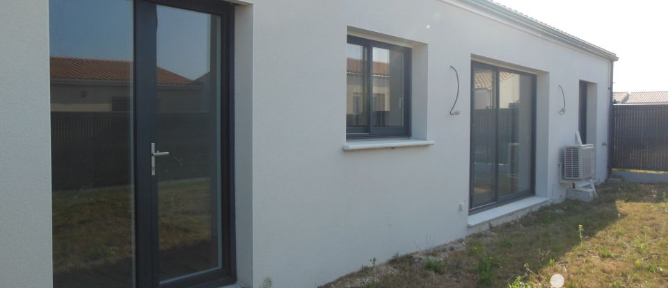 House 5 rooms of 122 m² in Semussac (17120)