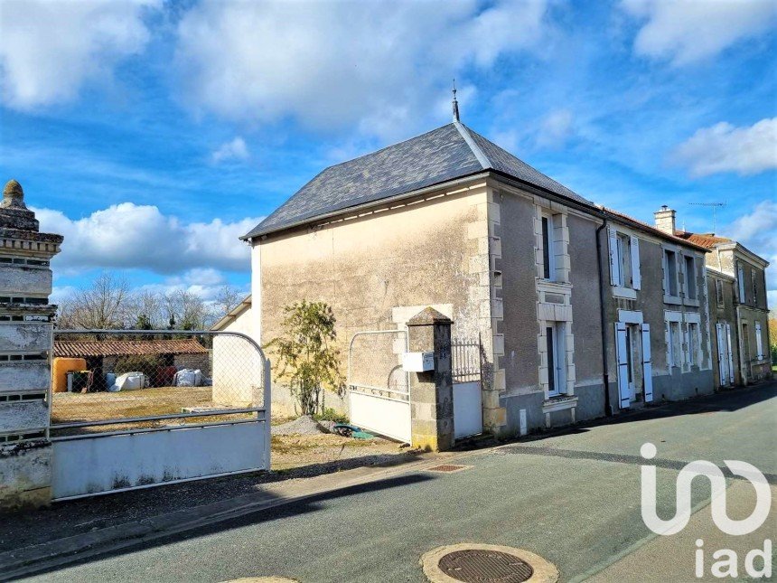 Maison traditionnelle 4 pièces de 122 m² à Doux (79390)