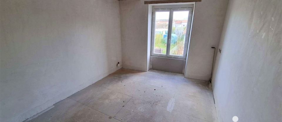 Maison traditionnelle 4 pièces de 122 m² à Doux (79390)