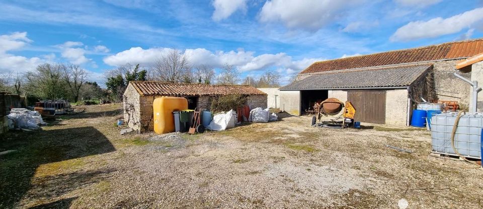 Maison traditionnelle 4 pièces de 122 m² à Doux (79390)