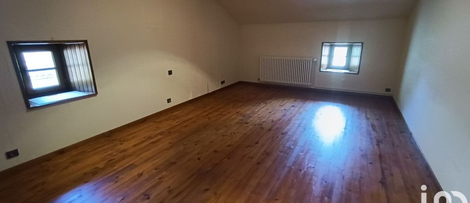 Maison 8 pièces de 246 m² à Vanzay (79120)