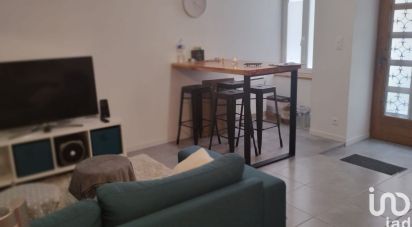 House 3 rooms of 61 m² in Niort (79000)