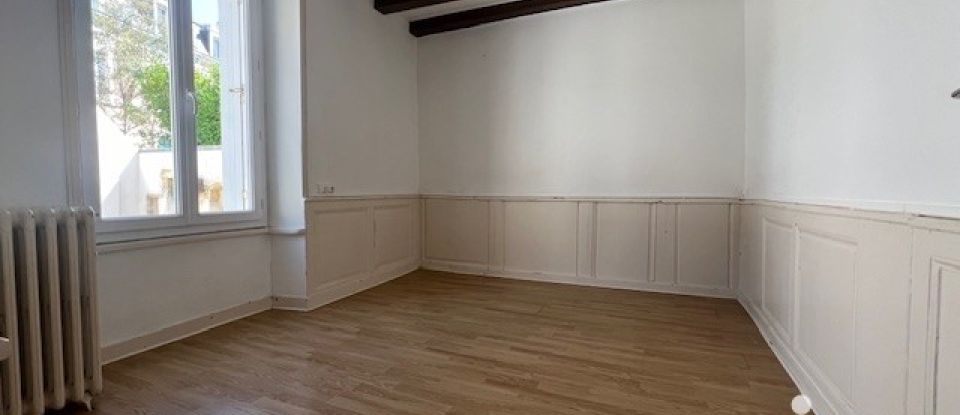 House 5 rooms of 163 m² in Thouars (79100)