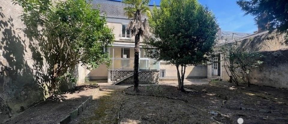 House 5 rooms of 163 m² in Thouars (79100)