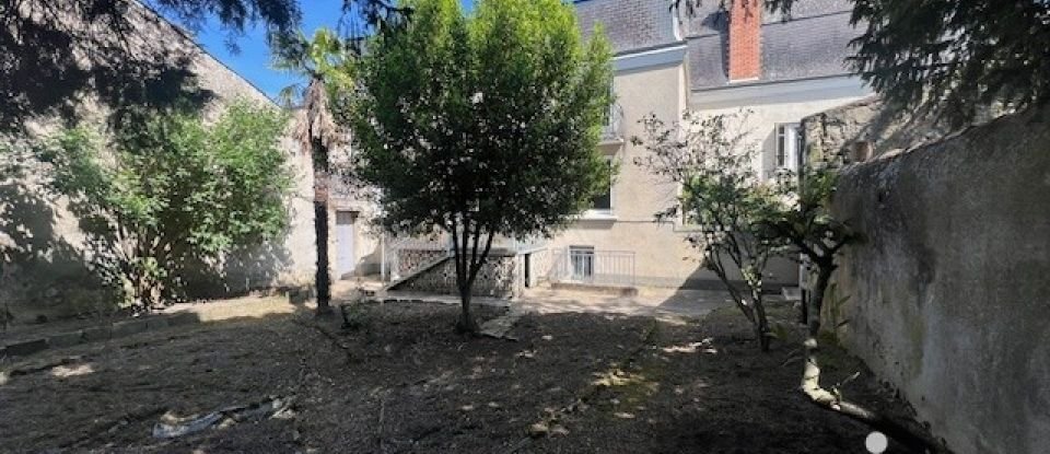 House 5 rooms of 163 m² in Thouars (79100)