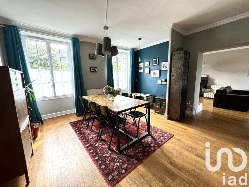 House 6 rooms of 175 m² in Nantes (44300)