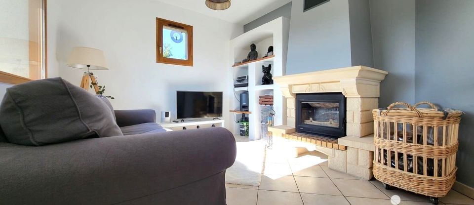 Maison 5 pièces de 150 m² à Bellegarde-en-Forez (42210)