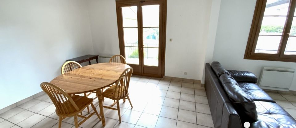 Maison traditionnelle 3 pièces de 90 m² à Saint-Pierre-lès-Nemours (77140)