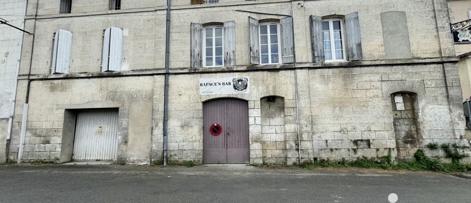 Building in Chalais (16210) of 478 m²