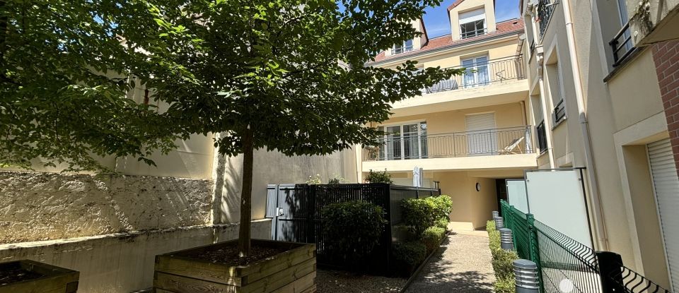 Apartment 2 rooms of 47 m² in Saint-Leu-la-Forêt (95320)