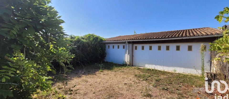 Maison 3 pièces de 139 m² à Louin (79600)