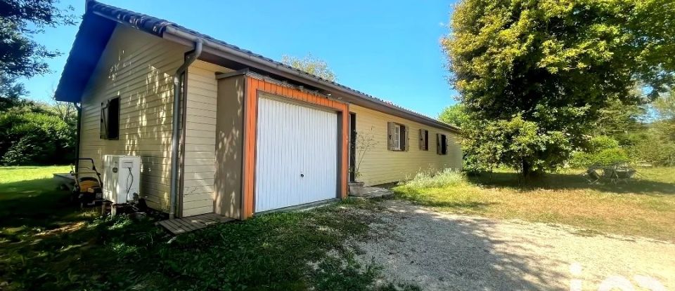 Maison de campagne 5 pièces de 111 m² à Cazals (46250)