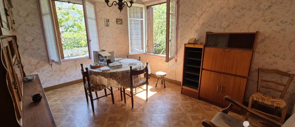 Traditional house 8 rooms of 102 m² in FLORAC (48400)