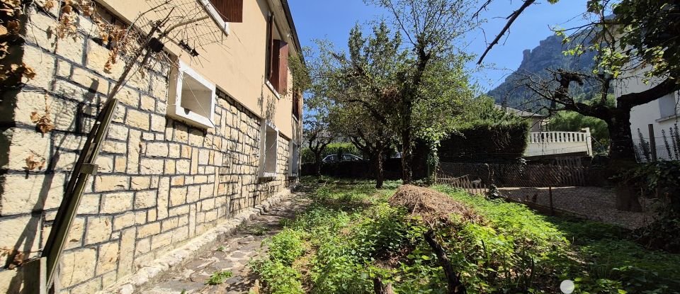 Traditional house 8 rooms of 102 m² in FLORAC (48400)