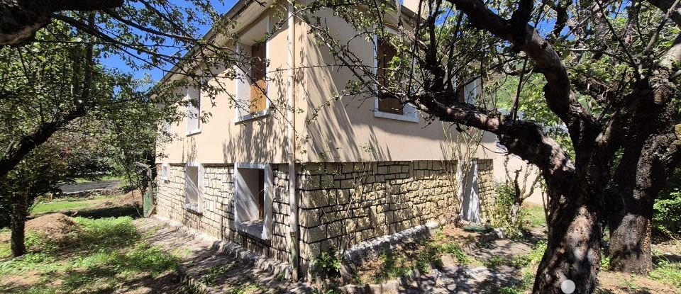 Traditional house 8 rooms of 102 m² in FLORAC (48400)