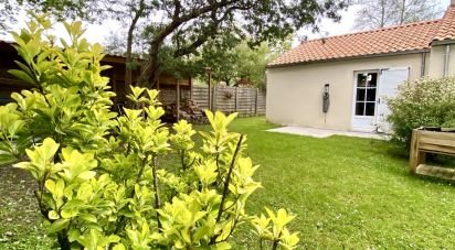 Traditional house 7 rooms of 196 m² in Basse-Goulaine (44115)