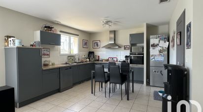 Maison 5 pièces de 115 m² à Berson (33390)