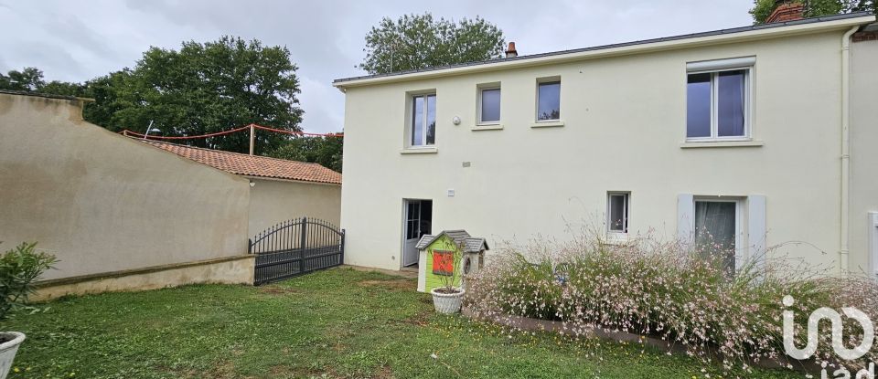 Maison 5 pièces de 98 m² à Essarts en Bocage (85140)