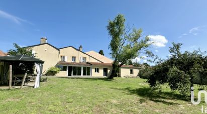 Maison traditionnelle 9 pièces de 295 m² à Mey (57070)