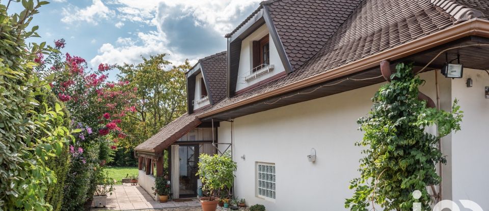 Maison traditionnelle 5 pièces de 135 m² à Saint-Quentin-sur-Isère (38210)