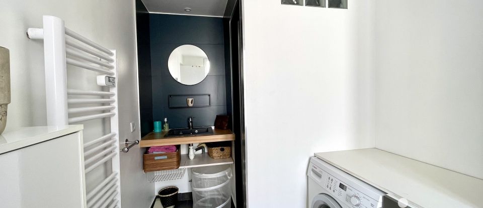 Studio 1 room of 34 m² in Paris (75011)