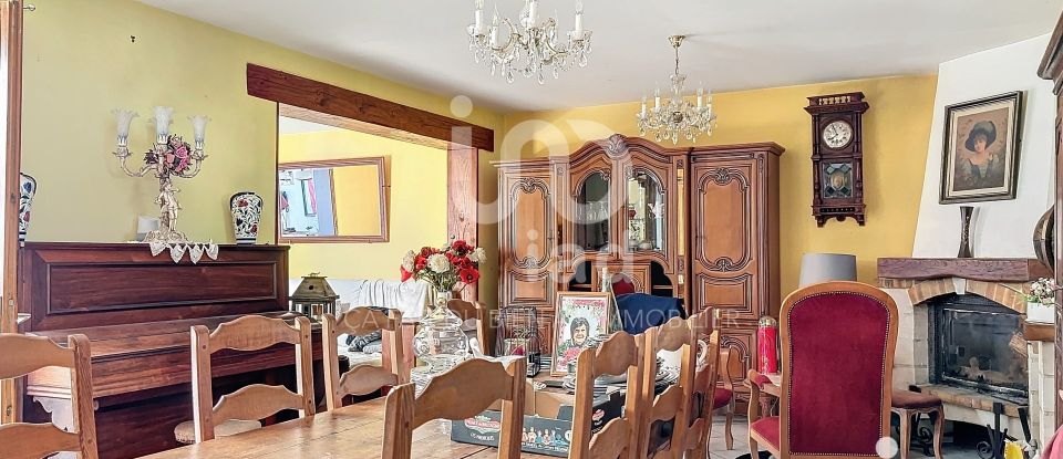 Traditional house 4 rooms of 130 m² in Petit-Caux (76630)