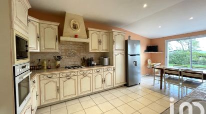 House 5 rooms of 124 m² in Saint-Martin-de-Bernegoue (79230)