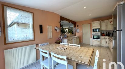 House 5 rooms of 124 m² in Saint-Martin-de-Bernegoue (79230)