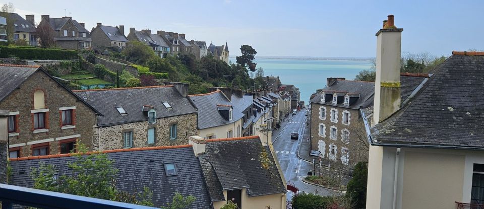 House 6 rooms of 151 m² in Cancale (35260)