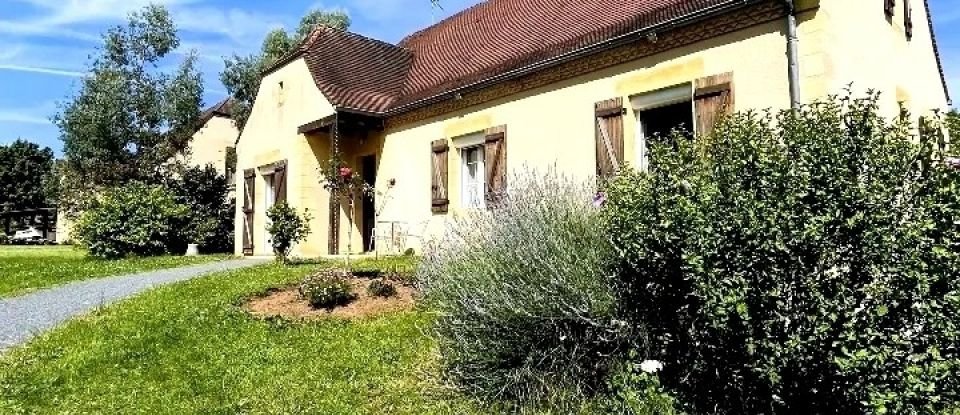 Maison traditionnelle 8 pièces de 156 m² à Salignac-Eyvigues (24590)