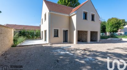 Traditional house 4 rooms of 82 m² in Tacoignières (78910)