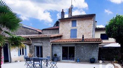 House 7 rooms of 160 m² in La Mothe-Saint-Héray (79800)