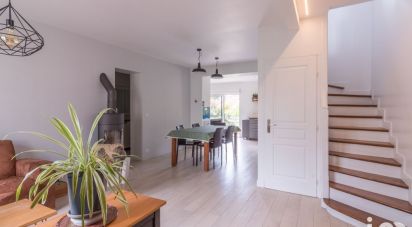 Maison 4 pièces de 93 m² à Carrières-sur-Seine (78420)