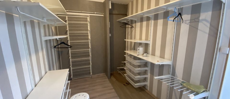 Maison de ville 8 pièces de 245 m² à Saint-Quentin (02100)