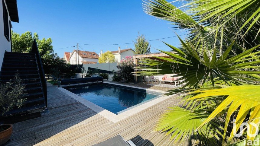 Maison 10 pièces de 175 m² à Bergerac (24100)