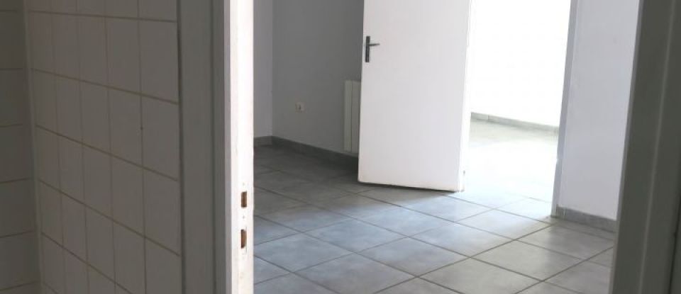 Maison 5 pièces de 91 m² à Lathus-Saint-Rémy (86390)