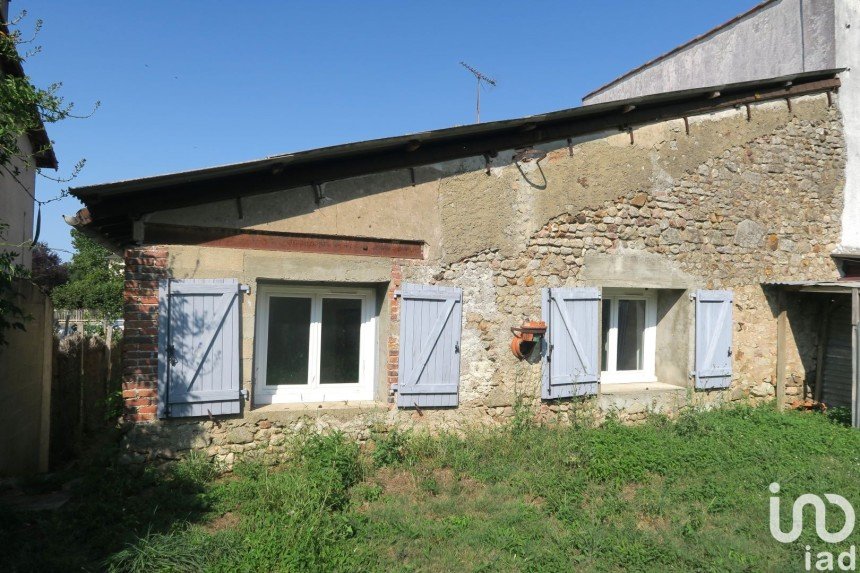 Maison 5 pièces de 91 m² à Lathus-Saint-Rémy (86390)