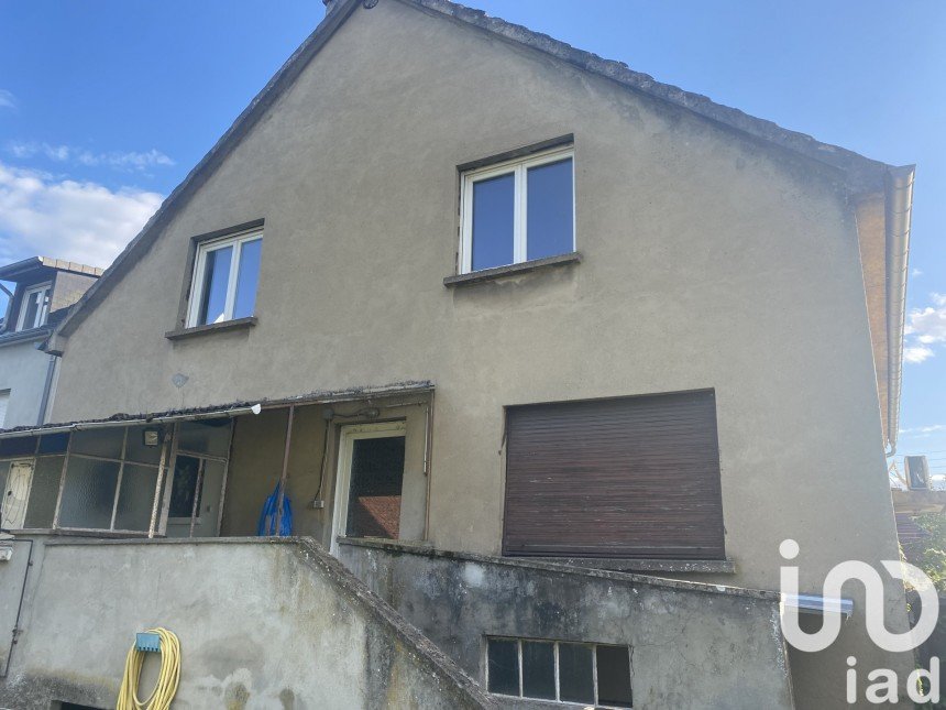 Maison 8 pièces de 105 m² à Puttelange-aux-Lacs (57510)