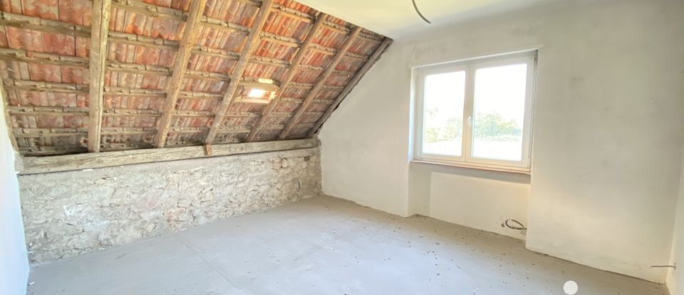 Maison 8 pièces de 105 m² à Puttelange-aux-Lacs (57510)