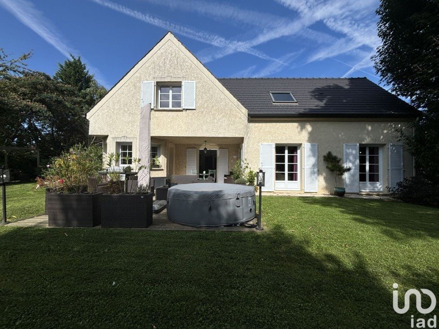 House 7 rooms of 227 m² in Guignes (77390)